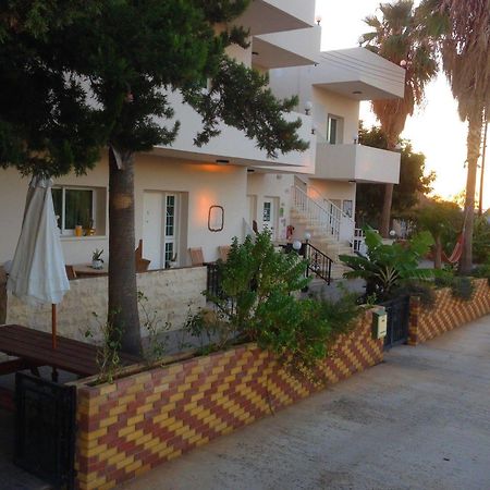 Astrofegia Apartments Near The Sea Agia Marina  Eksteriør billede
