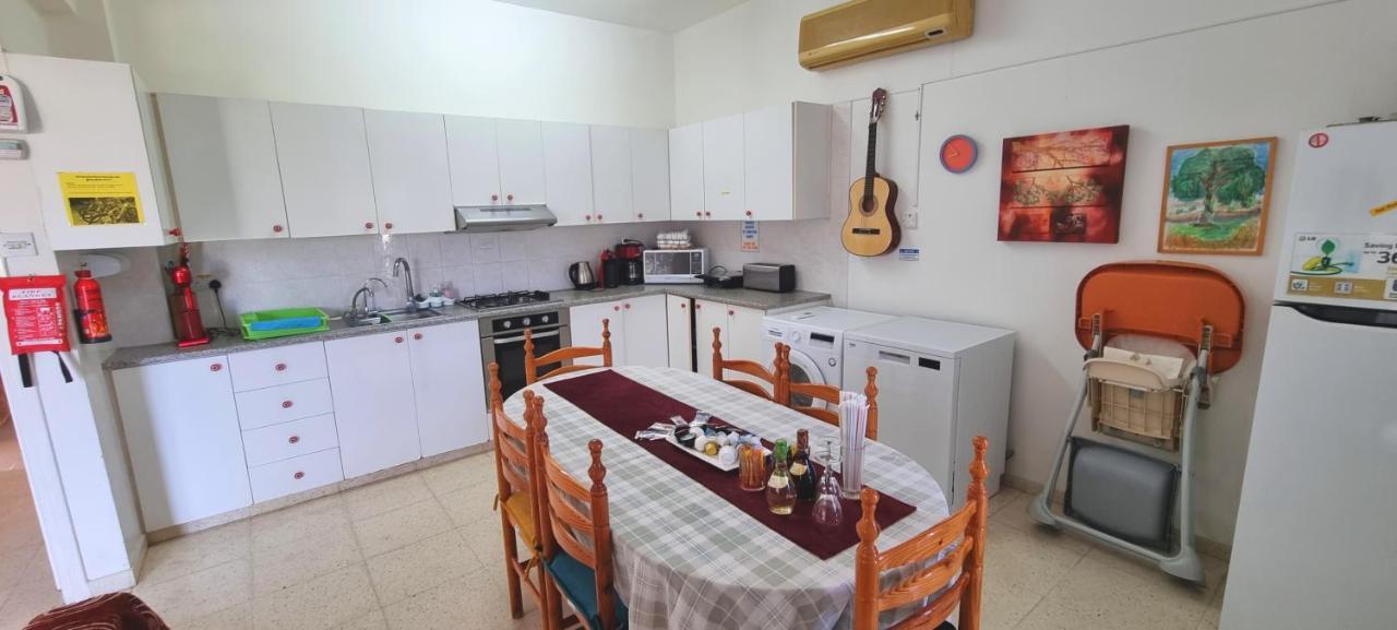 Astrofegia Apartments Near The Sea Agia Marina  Eksteriør billede