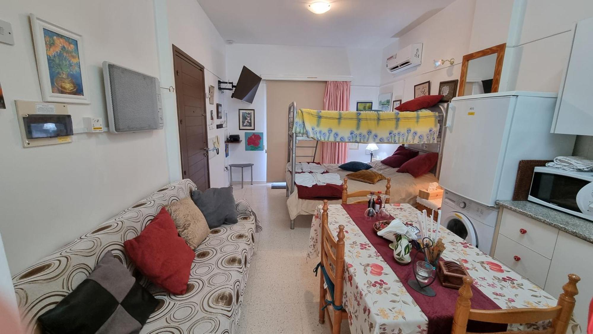 Astrofegia Apartments Near The Sea Agia Marina  Eksteriør billede
